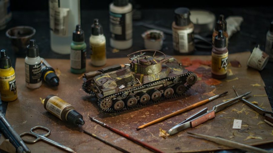 détails de peinture sur un modèle de char