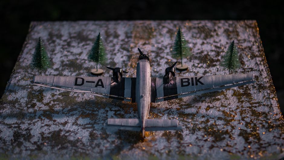 Un socle sobre met la miniature en valeur