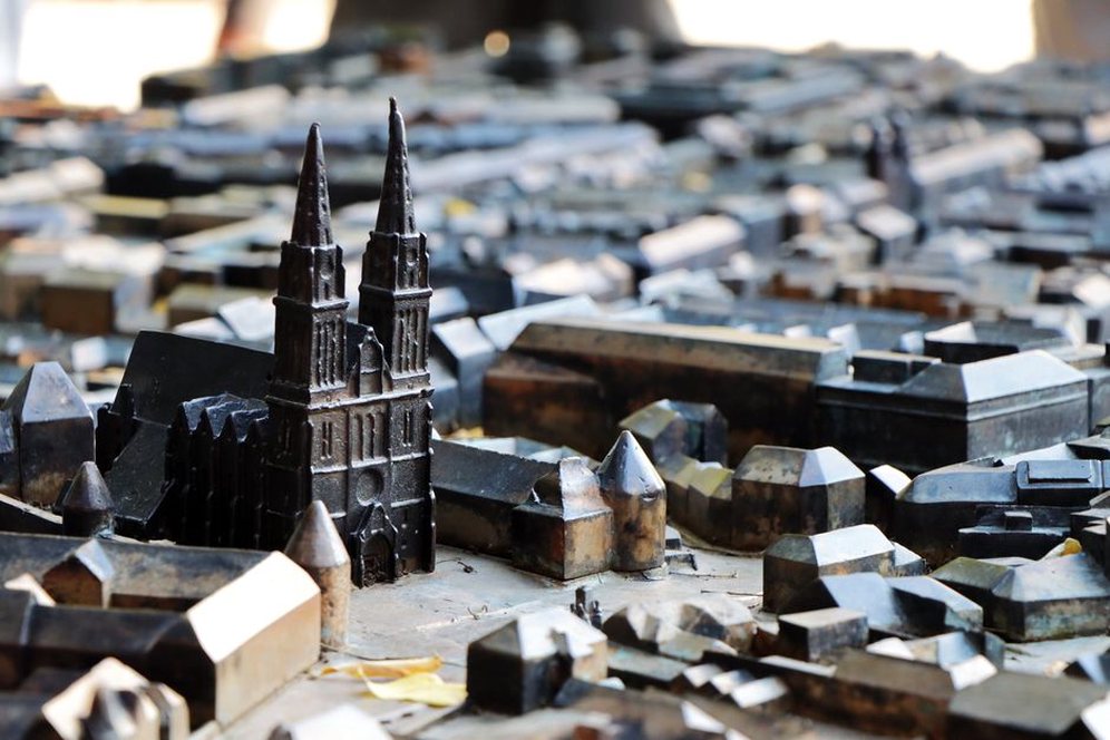 Des miniatures variées attirent les visiteurs d’une exposition