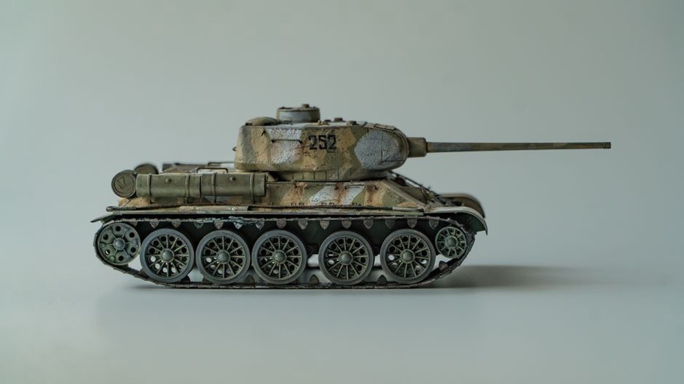 Détails de tourelle sur une miniature de T-34